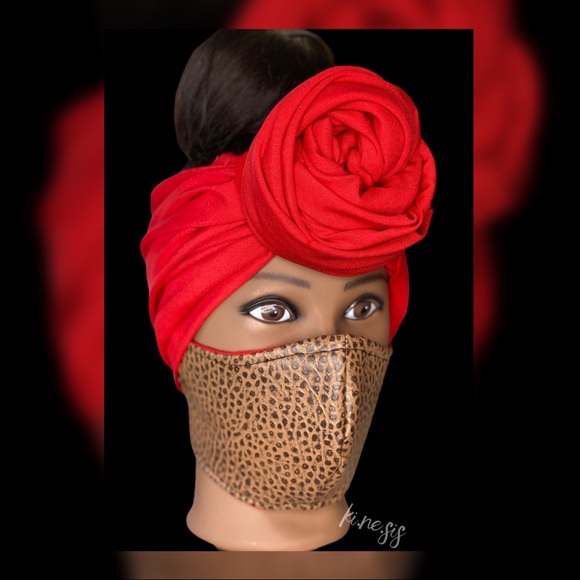 Pebble Grained Leopard Mask - Picture 1 of 2